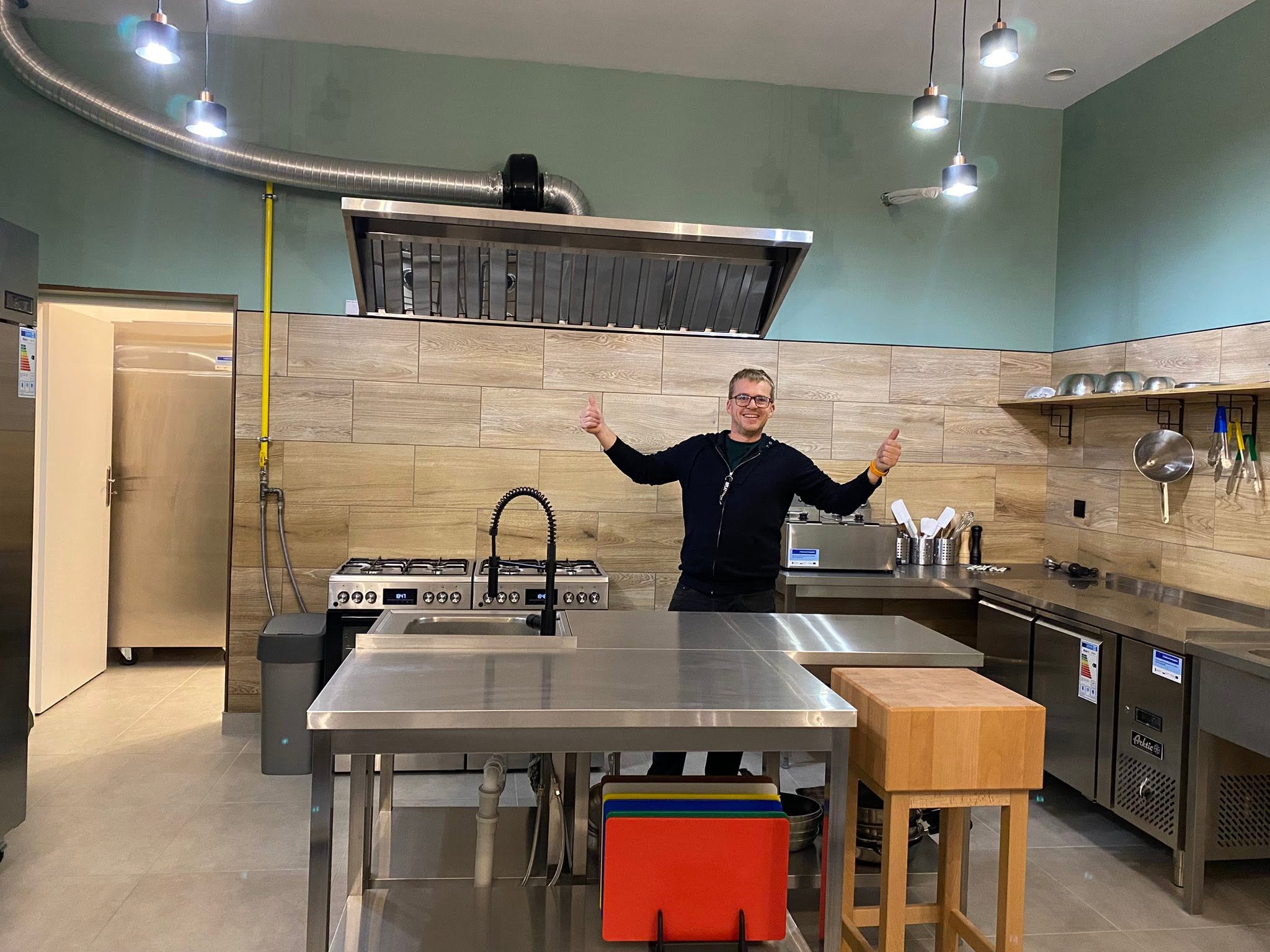 Xavier w kuchni Pan Cook